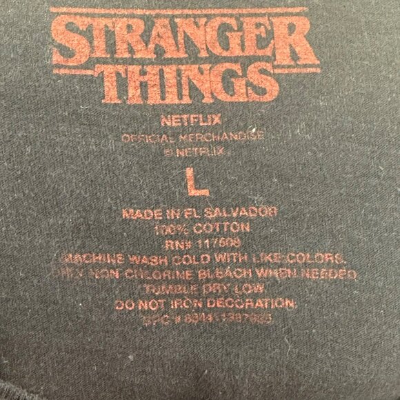 Stranger Things Black/Red Womens Tee Shirt Official Netflix Merchandise Large 10 - Picture 2 of 4